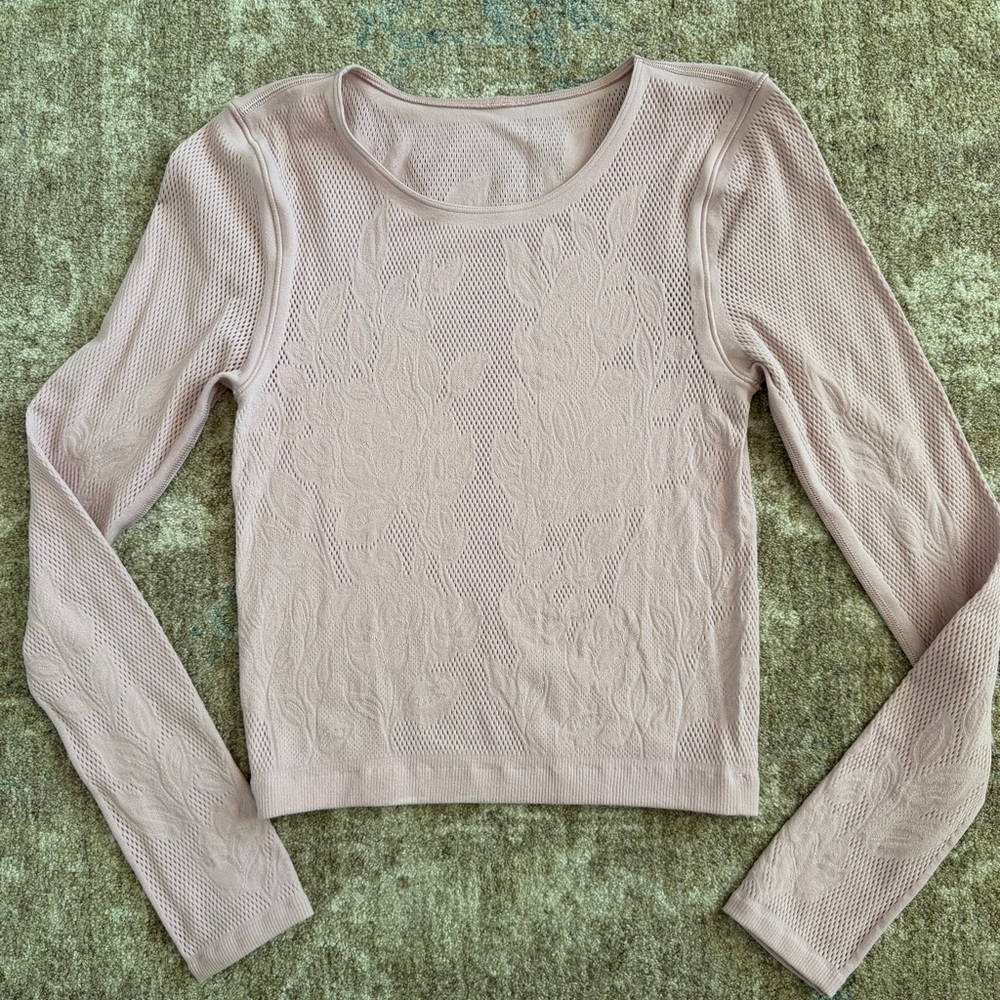 Lululemon RARE Pink Lace Mesh Long Sleeve Crop Top Size Small